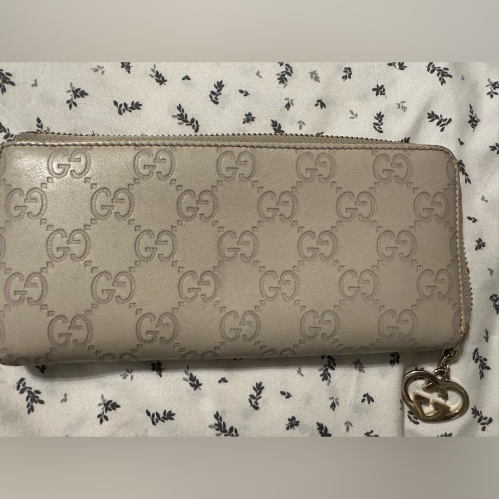 Gucci Guccissima beige sima leather zip long wallet